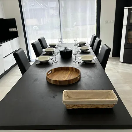 Maison Neuve A La Montagne *