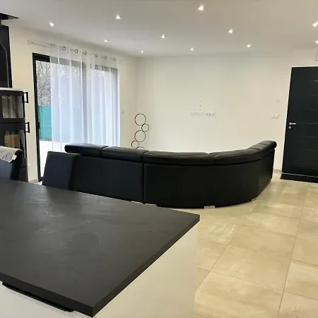 Maison Neuve A La Montagne Villa *